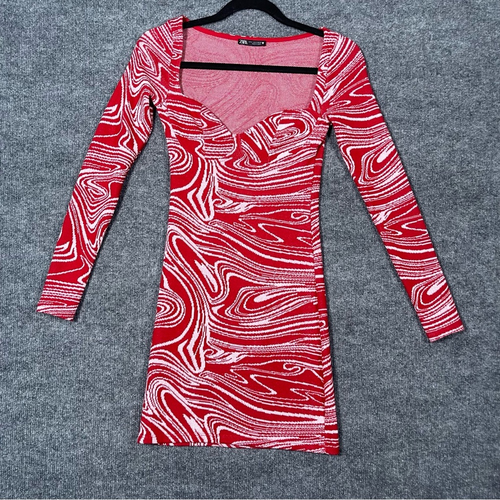 Zara Women’s Small‎ Red White Sweetheart Long Sleeve Sweater Knit Mini Dress